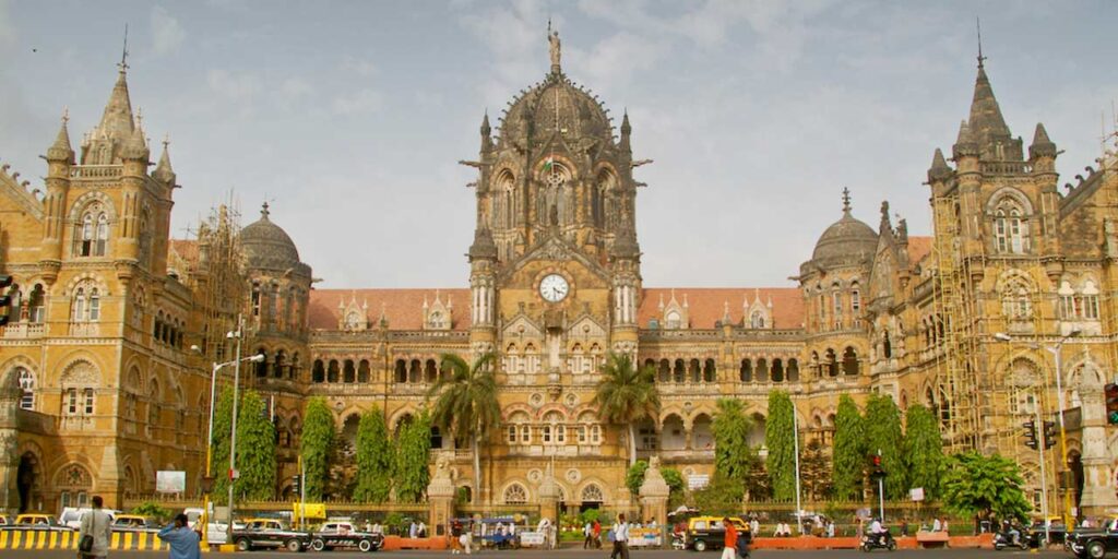 Top 10 Tourist Places in Mumbai